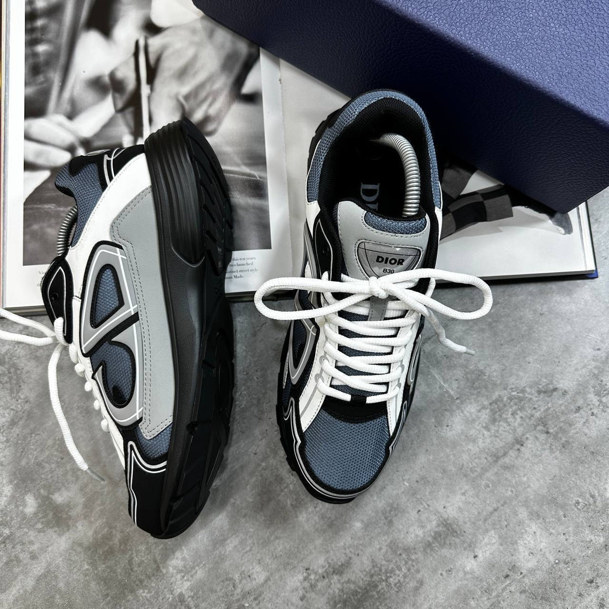 B-30 TRAINER GREY