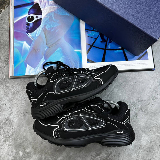 B-30 TRAINER ALL BLACK