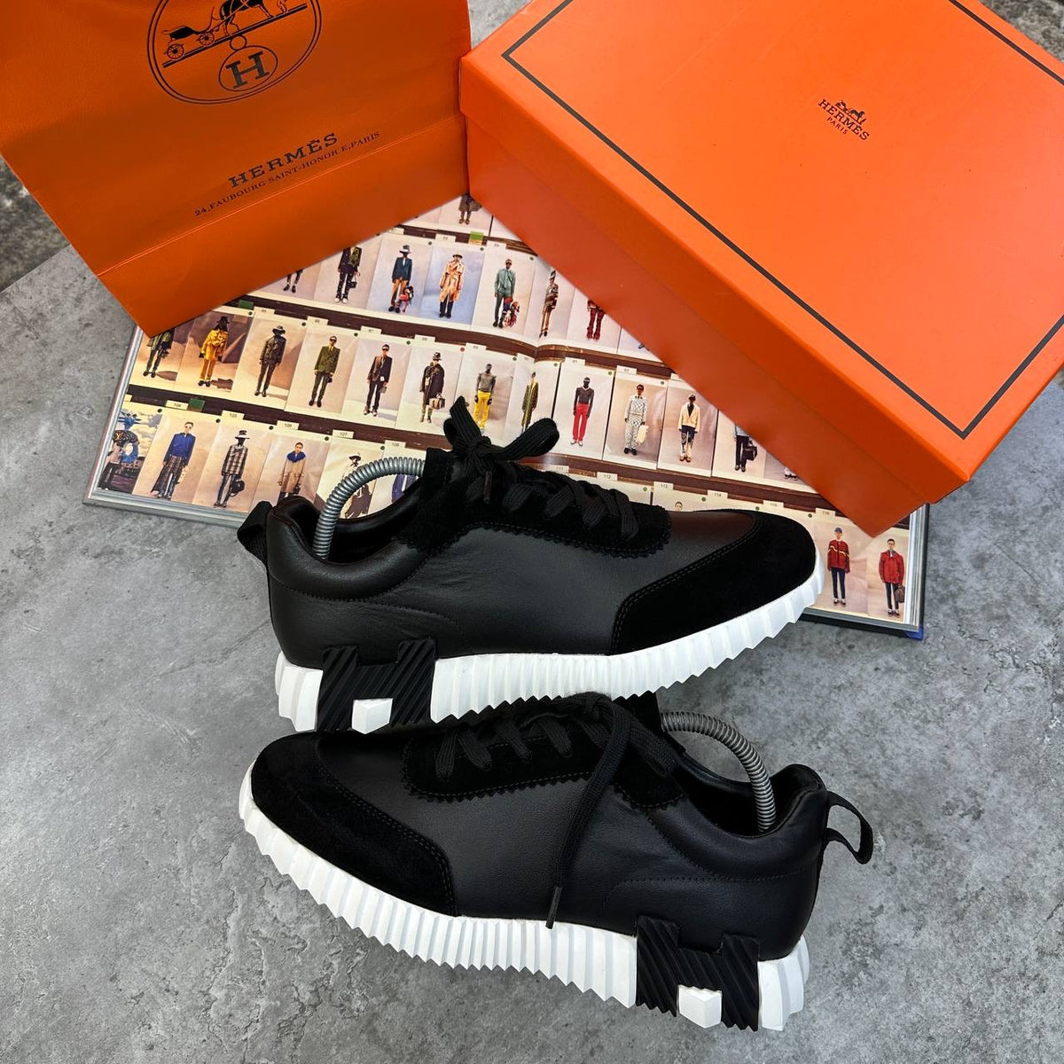 HRMS TRAINERS BLACK/WHITE