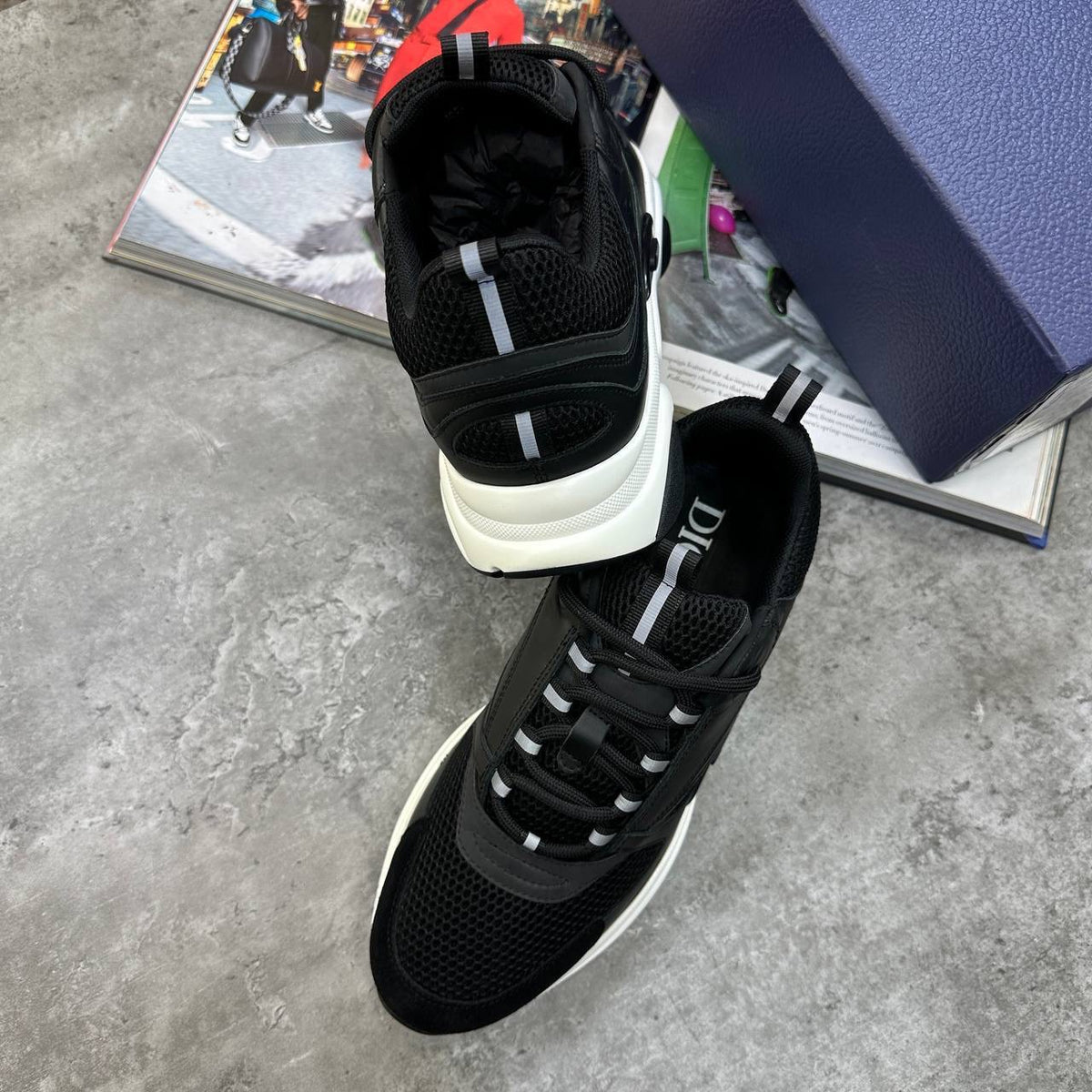 B-22 TRAINER BLACK/WHITE