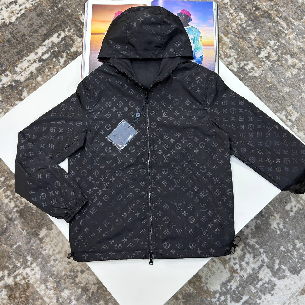 LVE REVERSIBLE JACKET BLACK