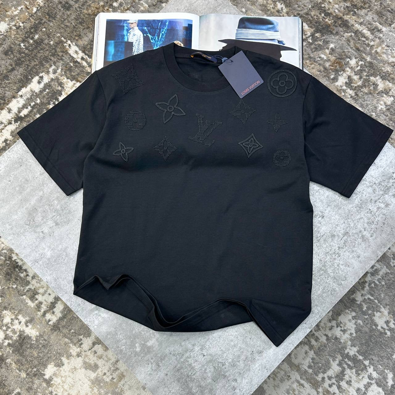 LVE FRONT EMBROIDERY T-SHIRT BLACK