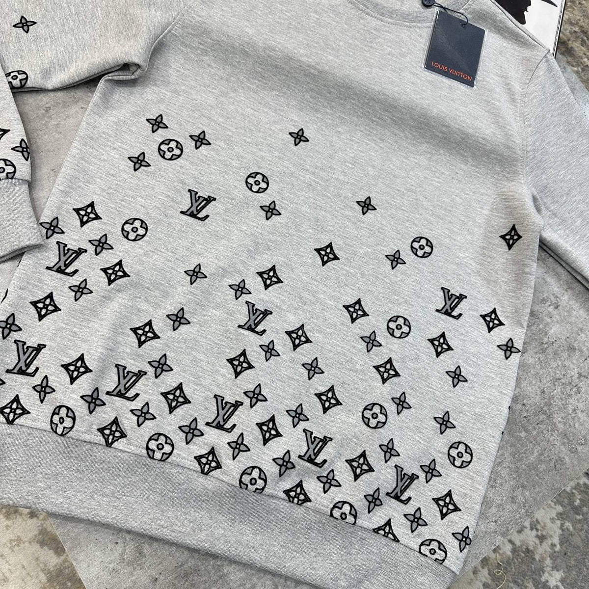 LVE JUMPER GREY