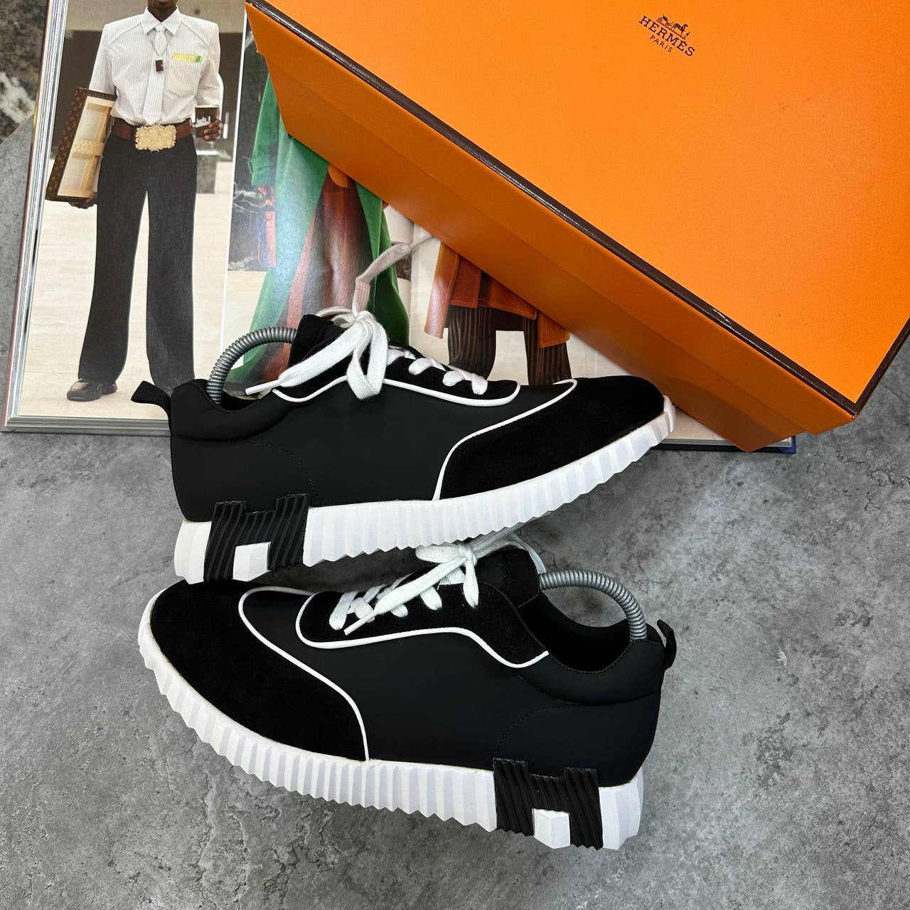 HRMS BOUNCING TRAINERS BLACK-WHITE