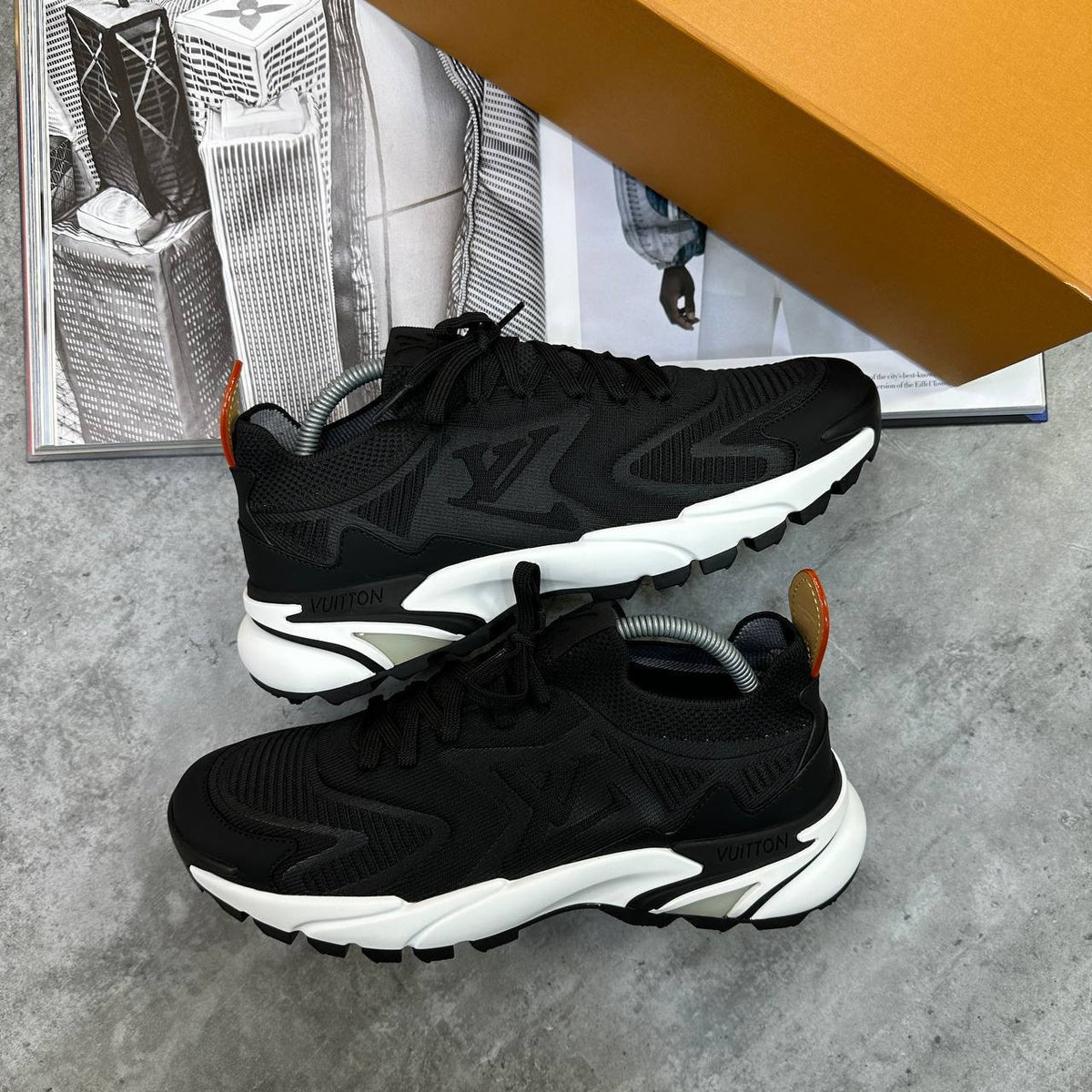 LVE TRAINERS BLACK/WHITE