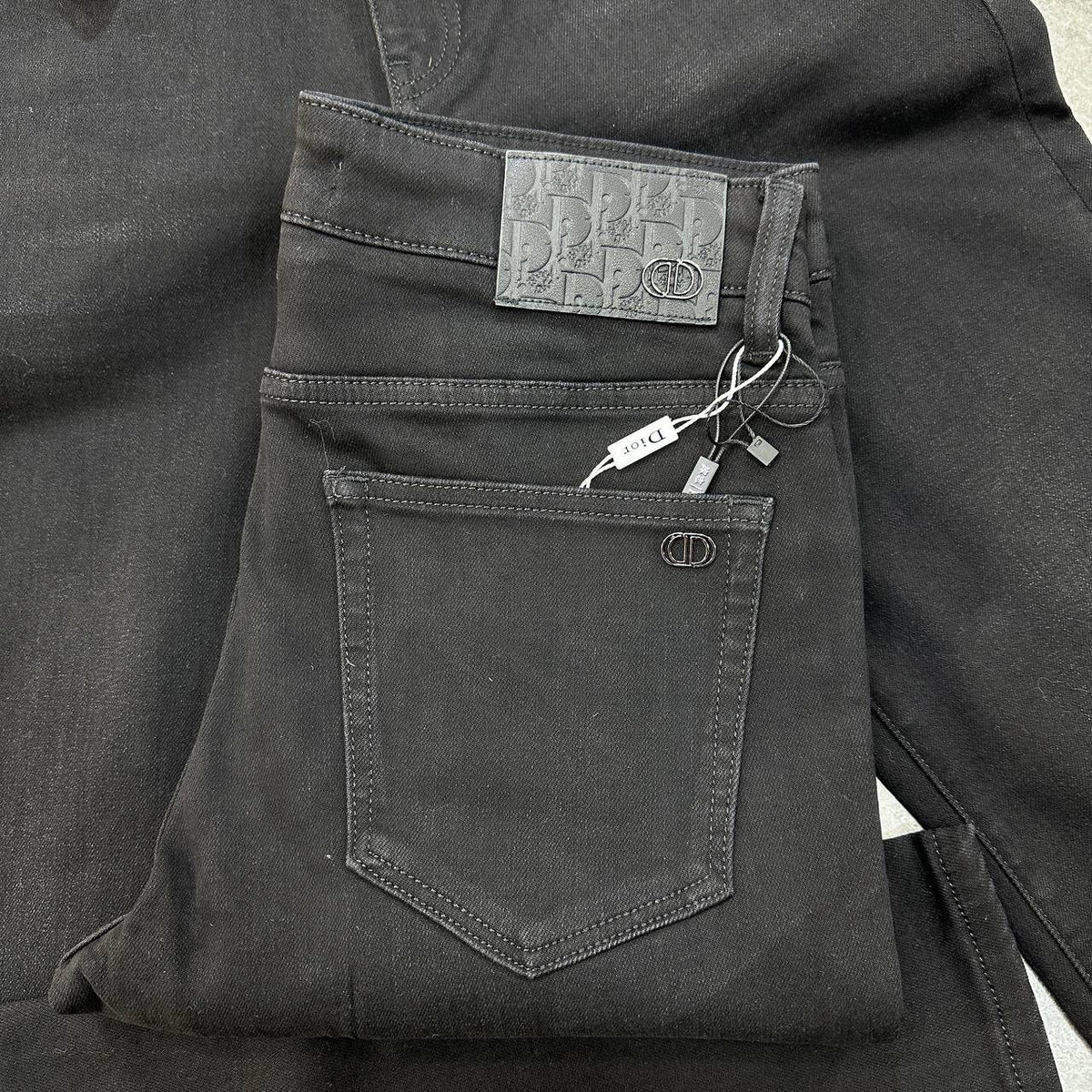 IOR REGULAR FIT JEANS BLACK