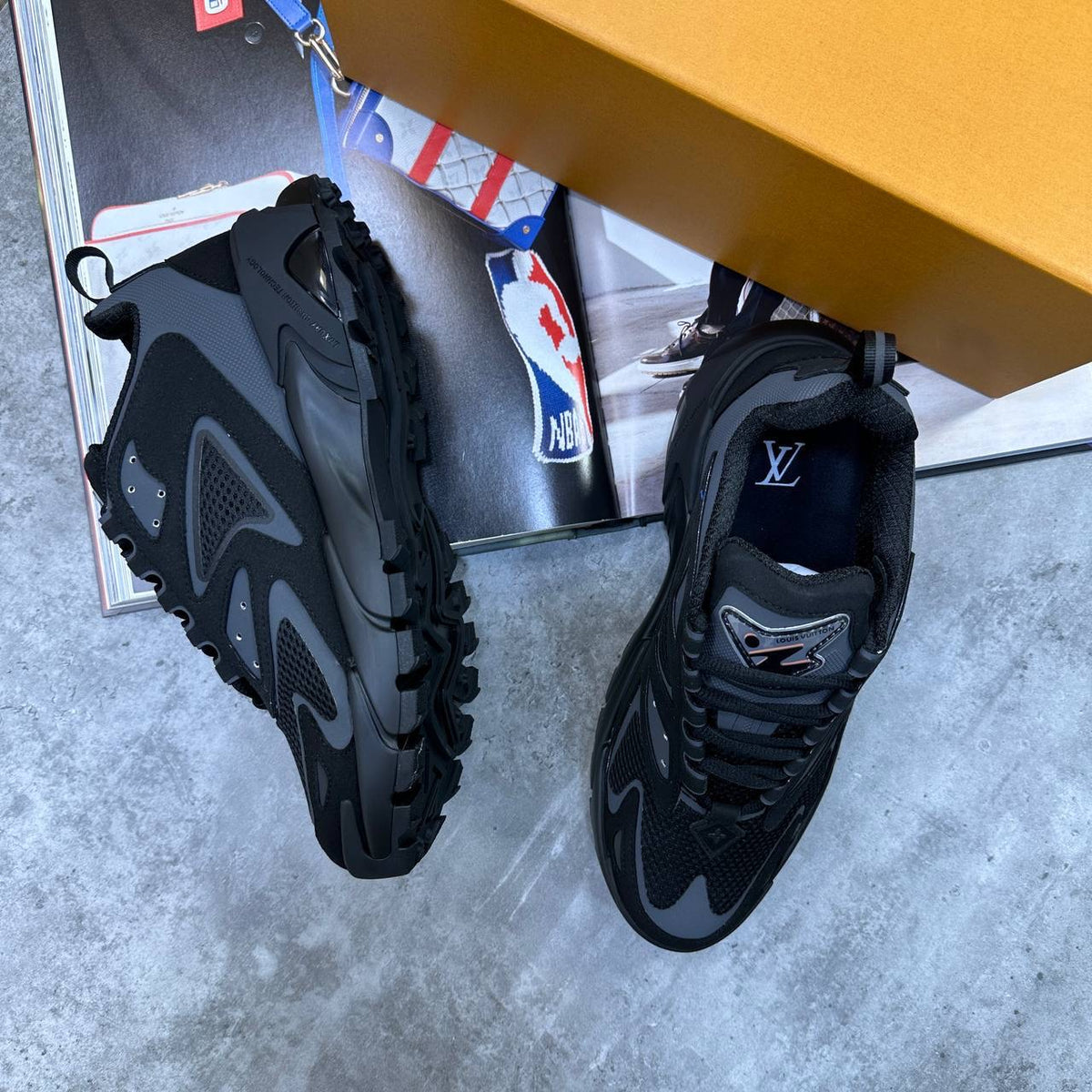 LVE TRAINER TRIPLE BLACK