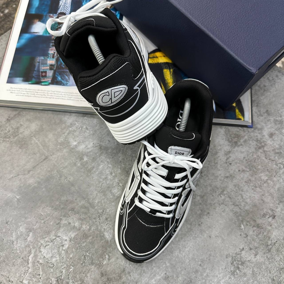 B-30 TRAINER BLACK/WHITE