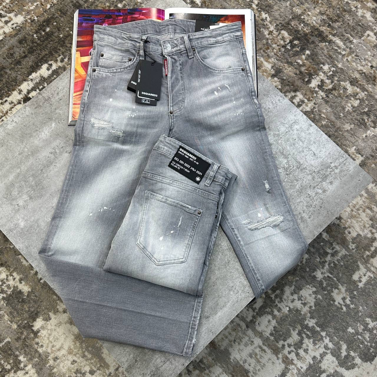 DSQD JEANS RED BADGE GREY