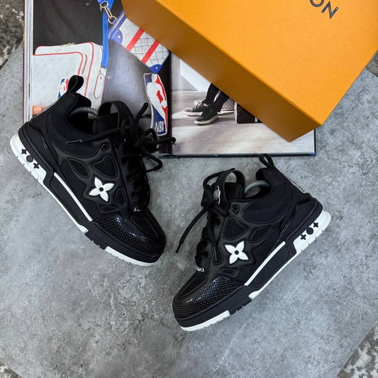LVE SKATES BLACK/WHITE
