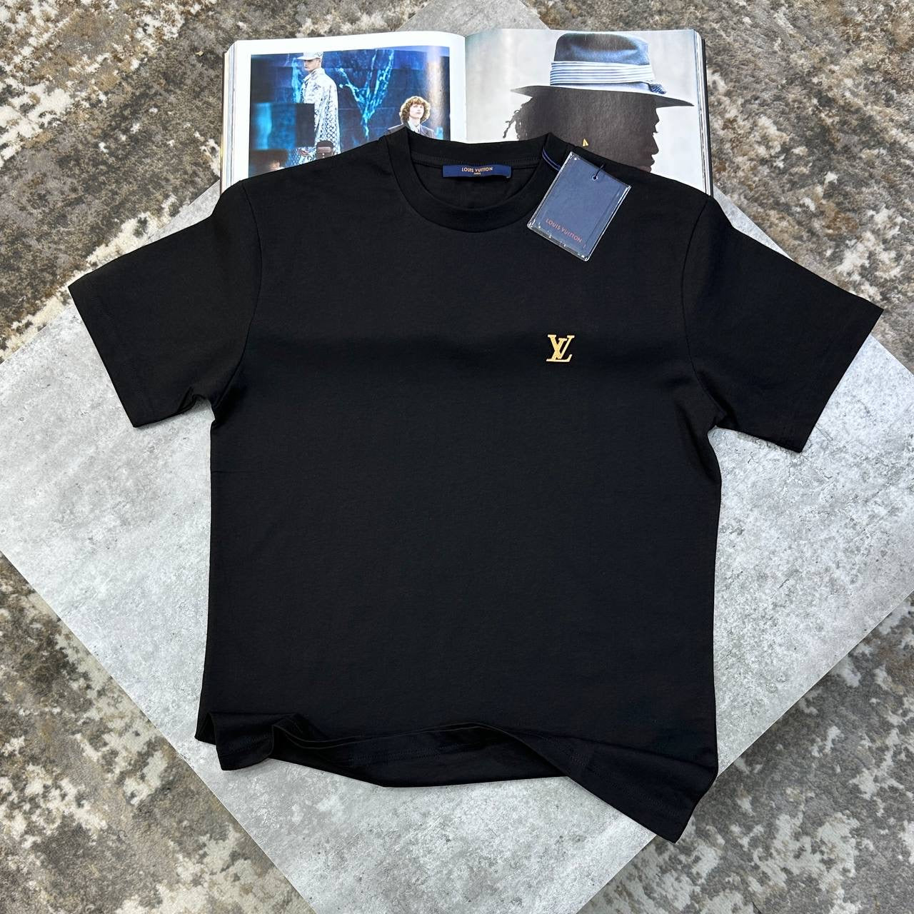 LV MINI FRONT LOGO T-SHIRT BLACK