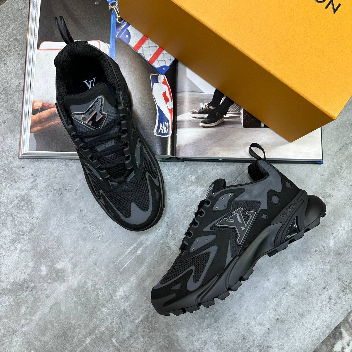 LVE TRAINER TRIPLE BLACK