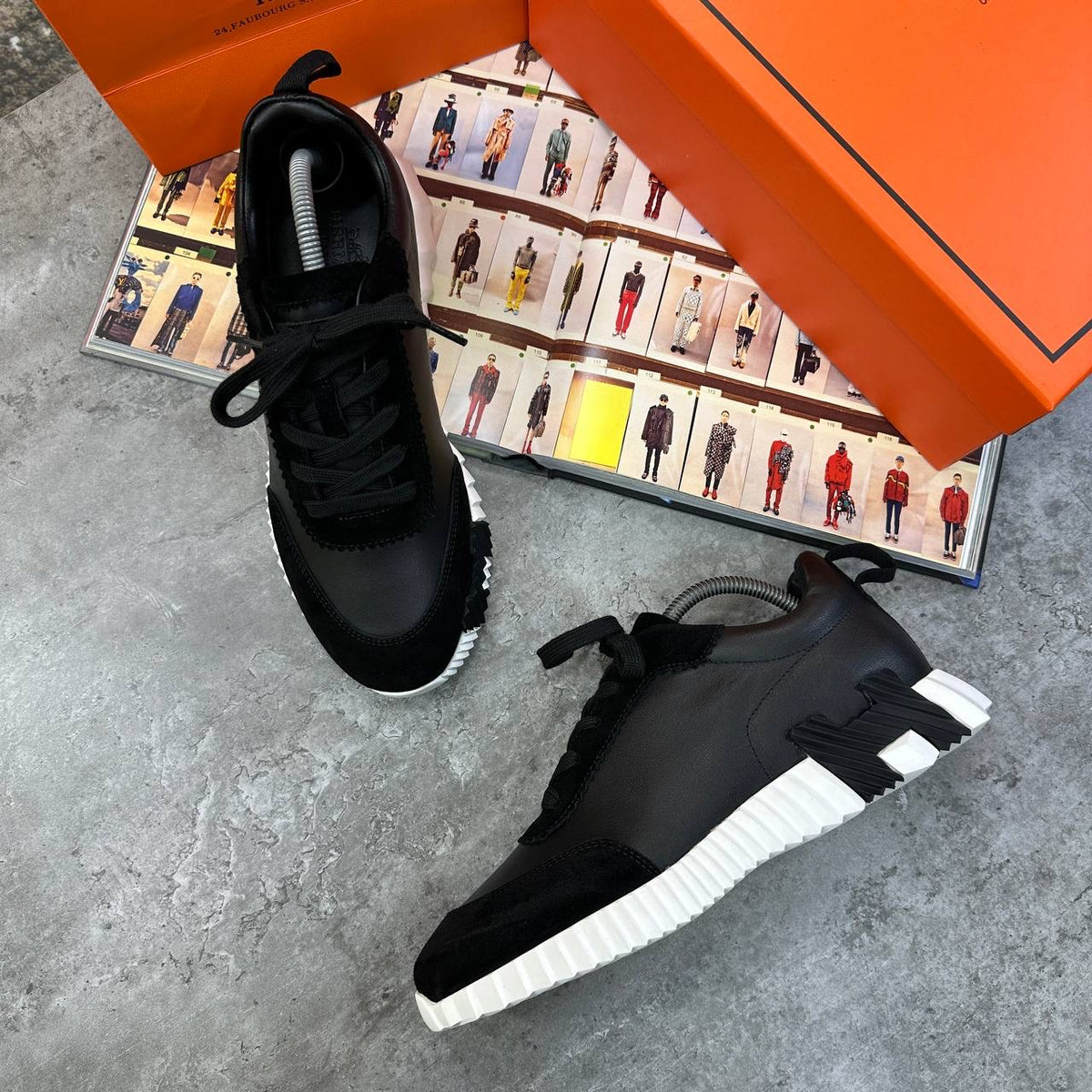 HRMS TRAINERS BLACK/WHITE