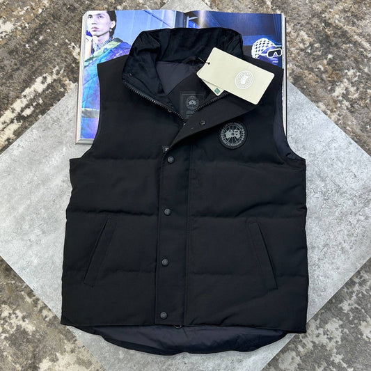 CNDA GOSE BLACKBADGE BODYWARMER BLACK