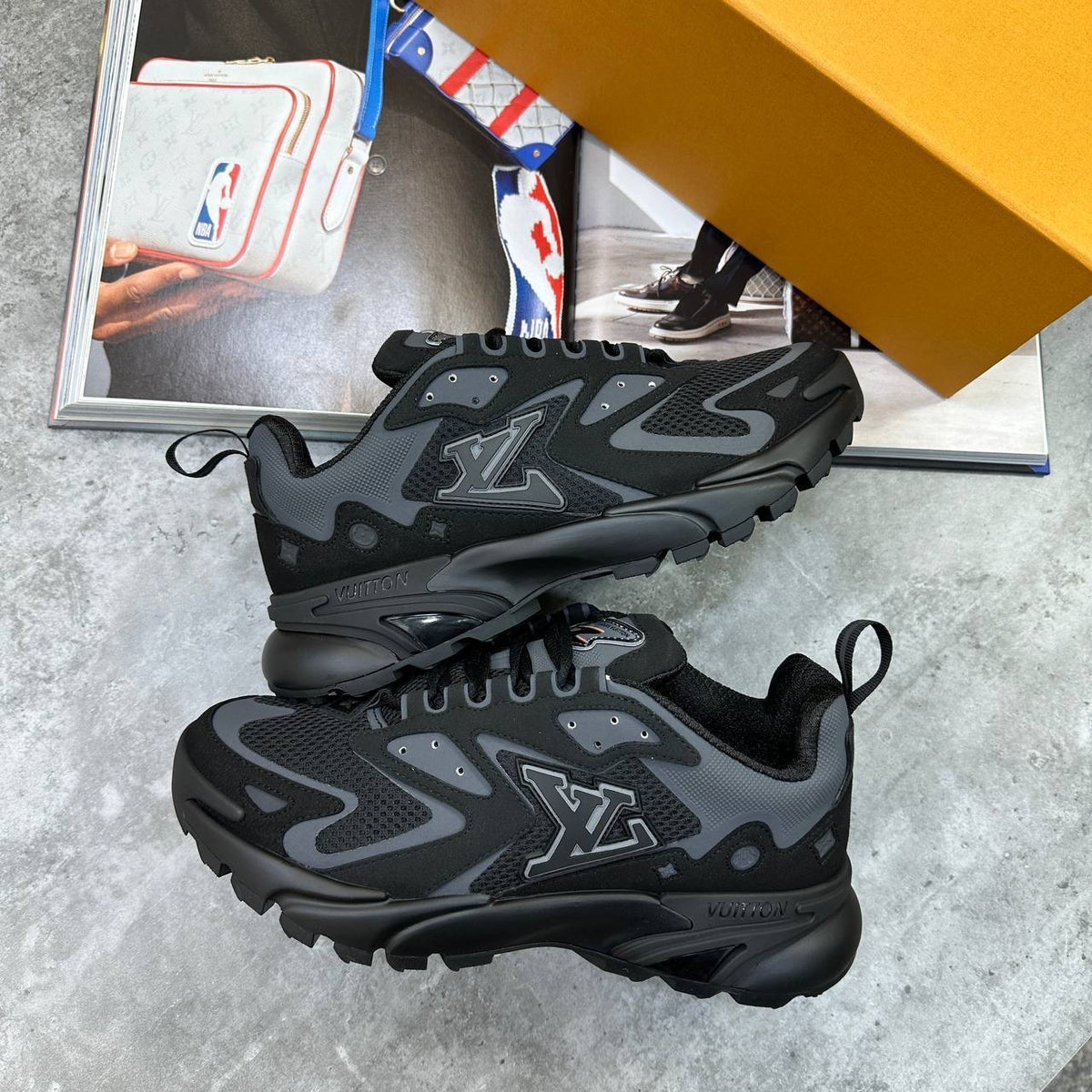 LVE TRAINER TRIPLE BLACK