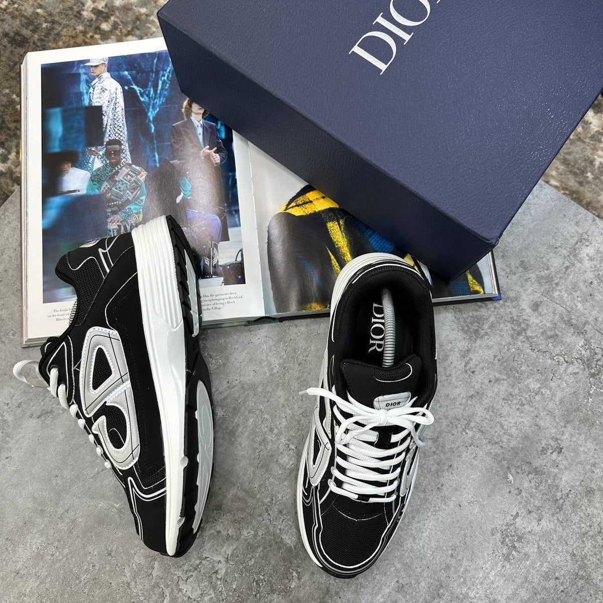 B-30 TRAINER BLACK/WHITE