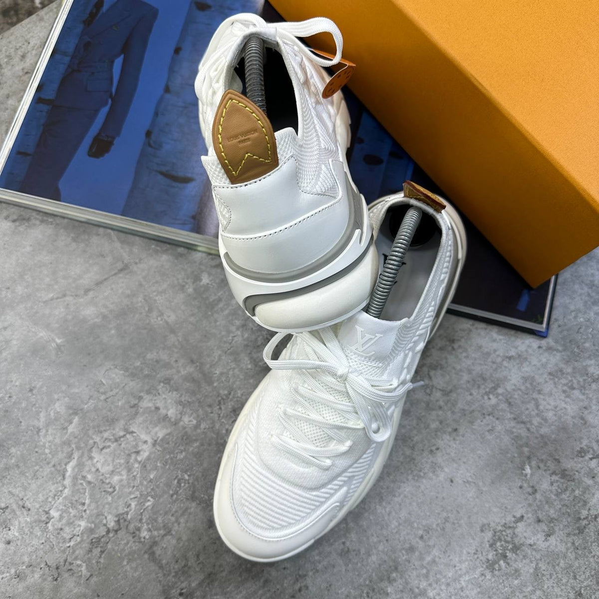 LVE TRAINERS ALL WHITE