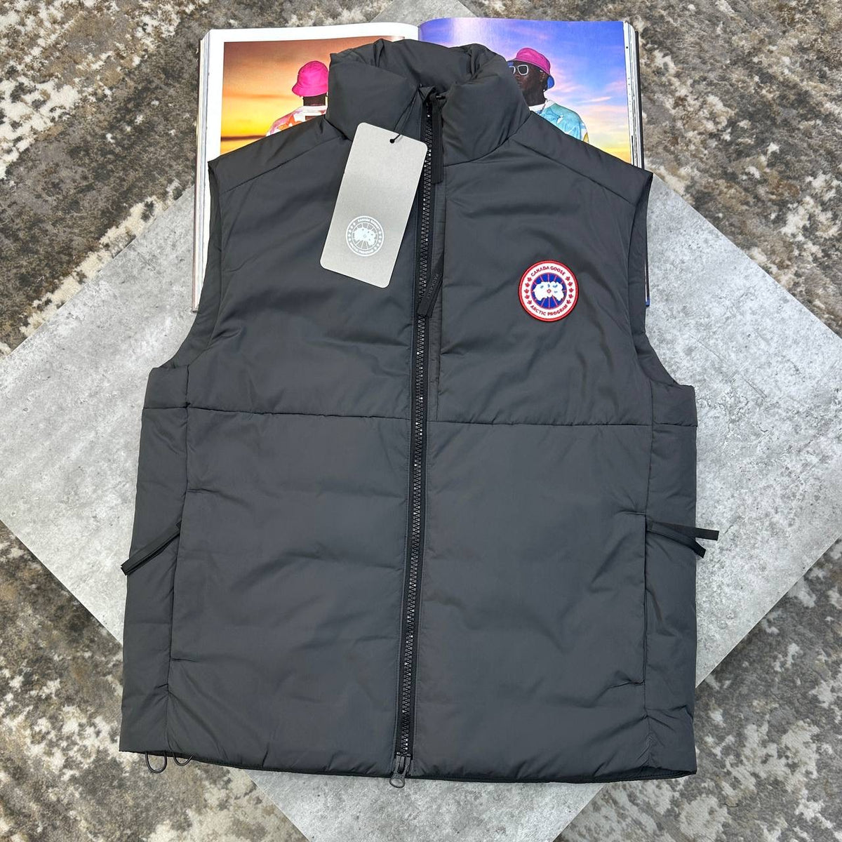 CNDA GOSE REDBADGE BODYWARMER DARKGREY