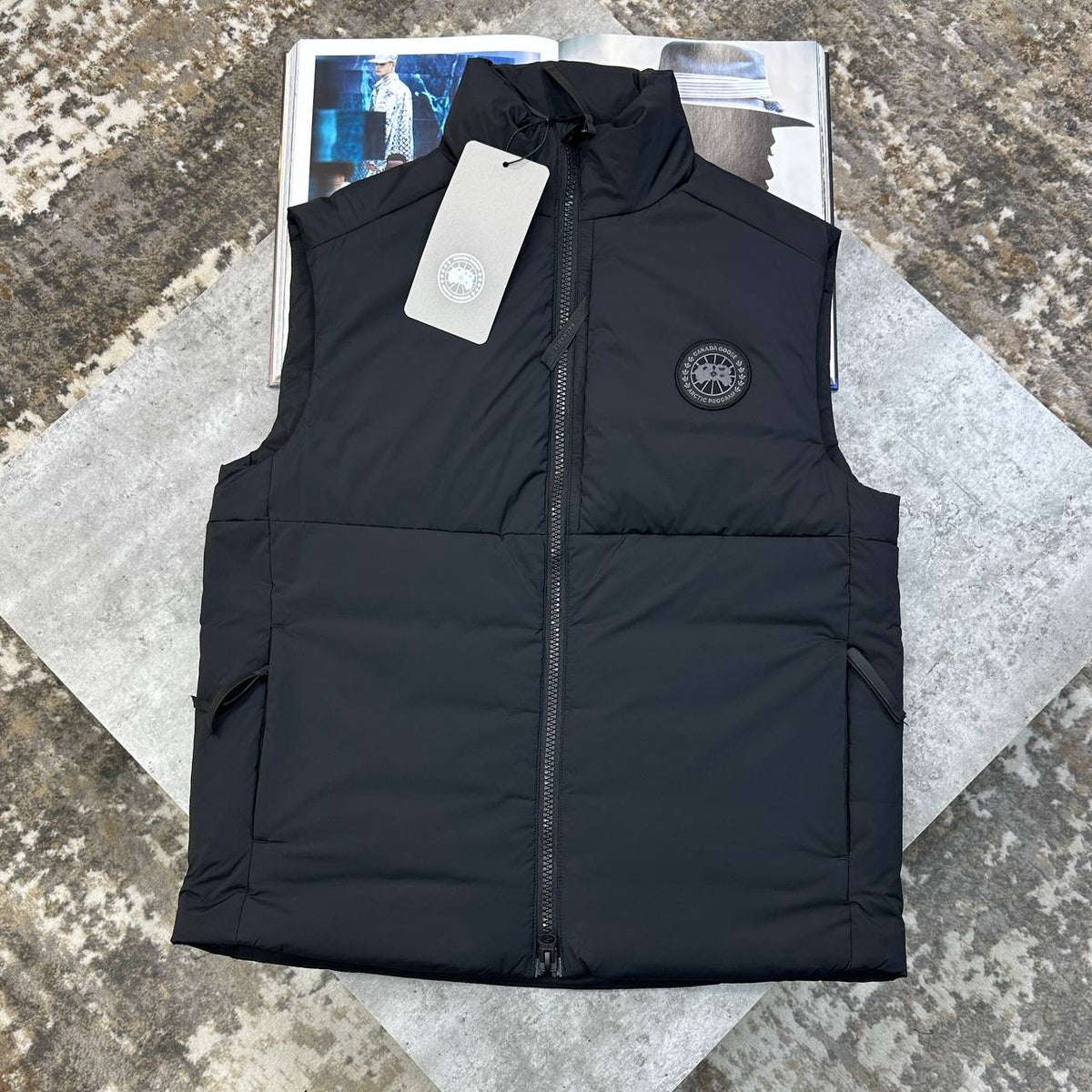 CNDA GOSE BLACKBADGE BODYWARMER BLACK
