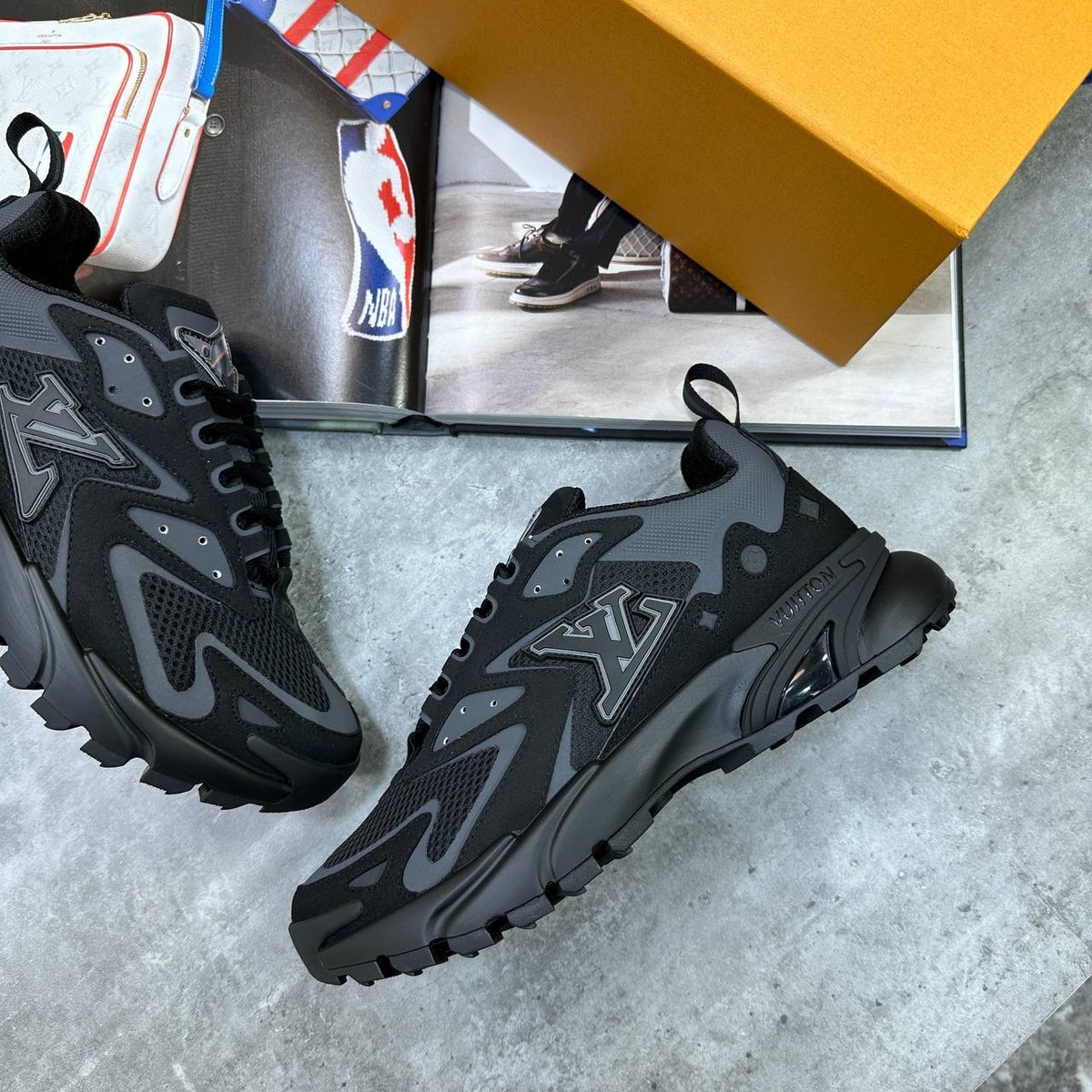LVE TRAINER TRIPLE BLACK