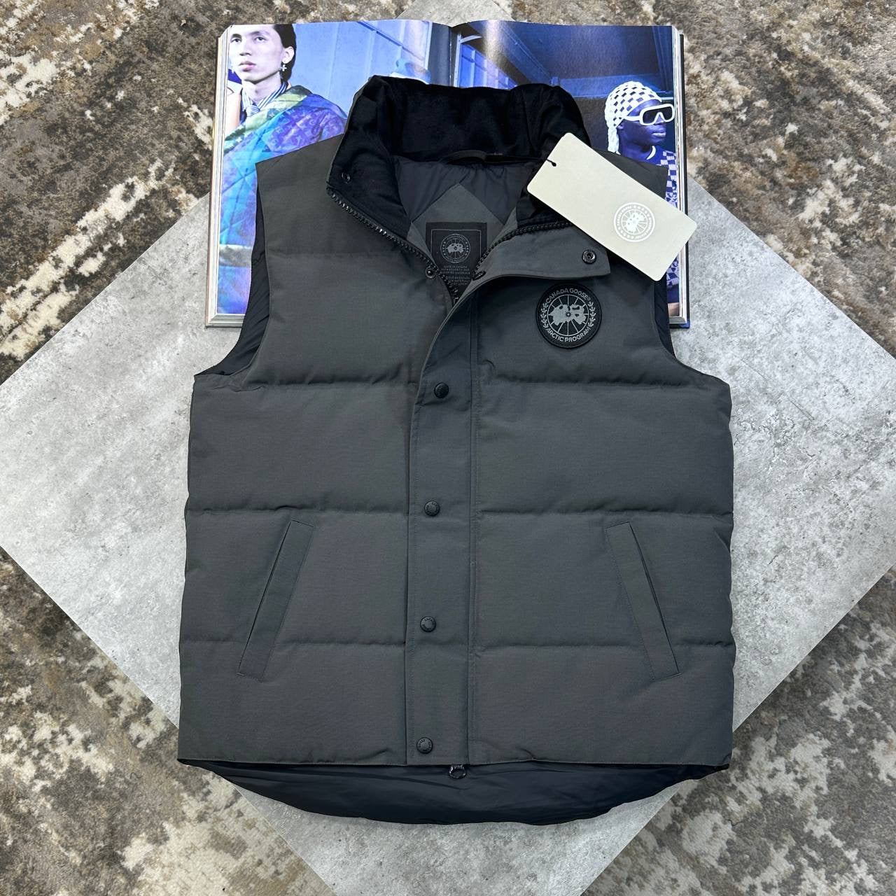 CNDA GOSE BLACKBADGE BODYWARMER GREY