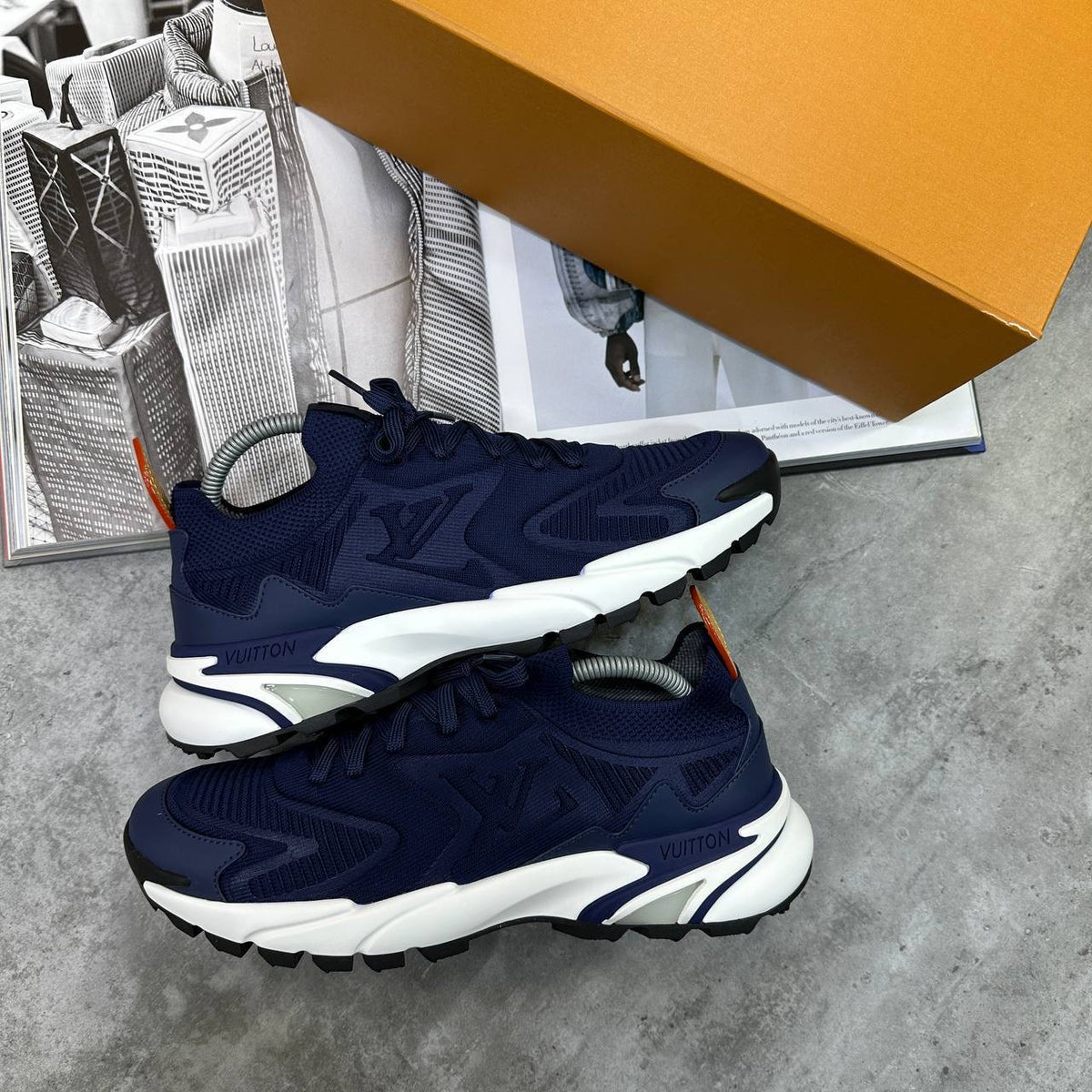 LVE TRAINERS NAVY/WHITE