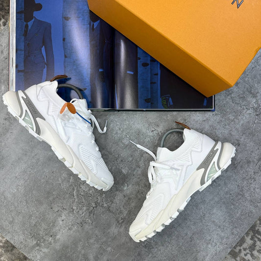 LVE TRAINERS ALL WHITE