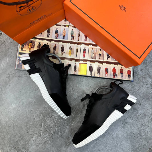 HRMS TRAINERS BLACK/WHITE