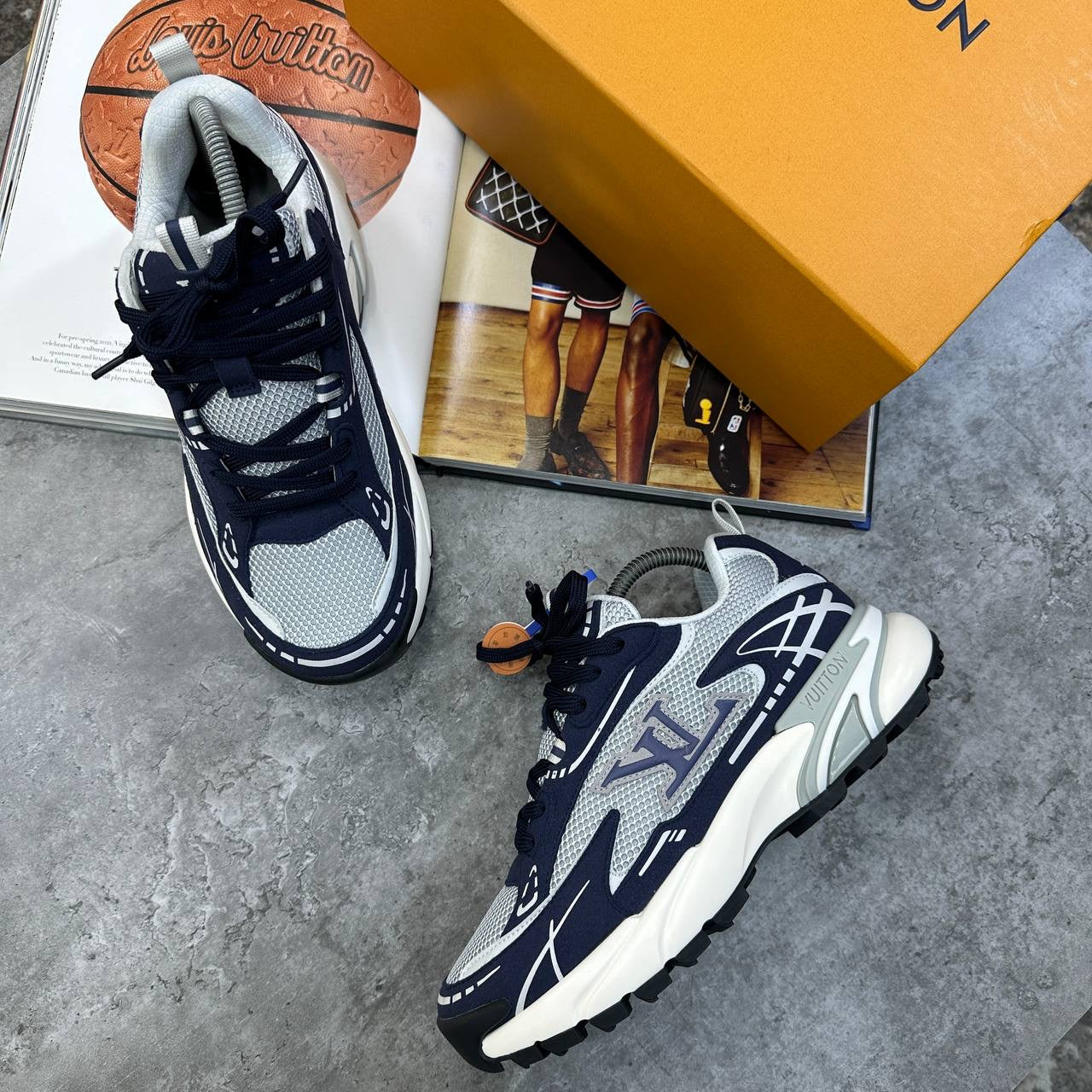 LVE TRAINERS NAVY
