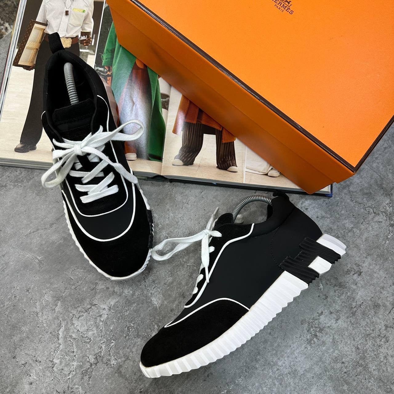 HRMS BOUNCING TRAINERS BLACK-WHITE