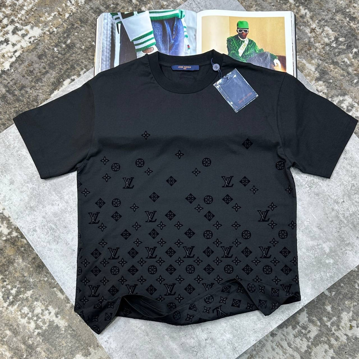 LVE HALF PRINT T-SHIRT BLACK