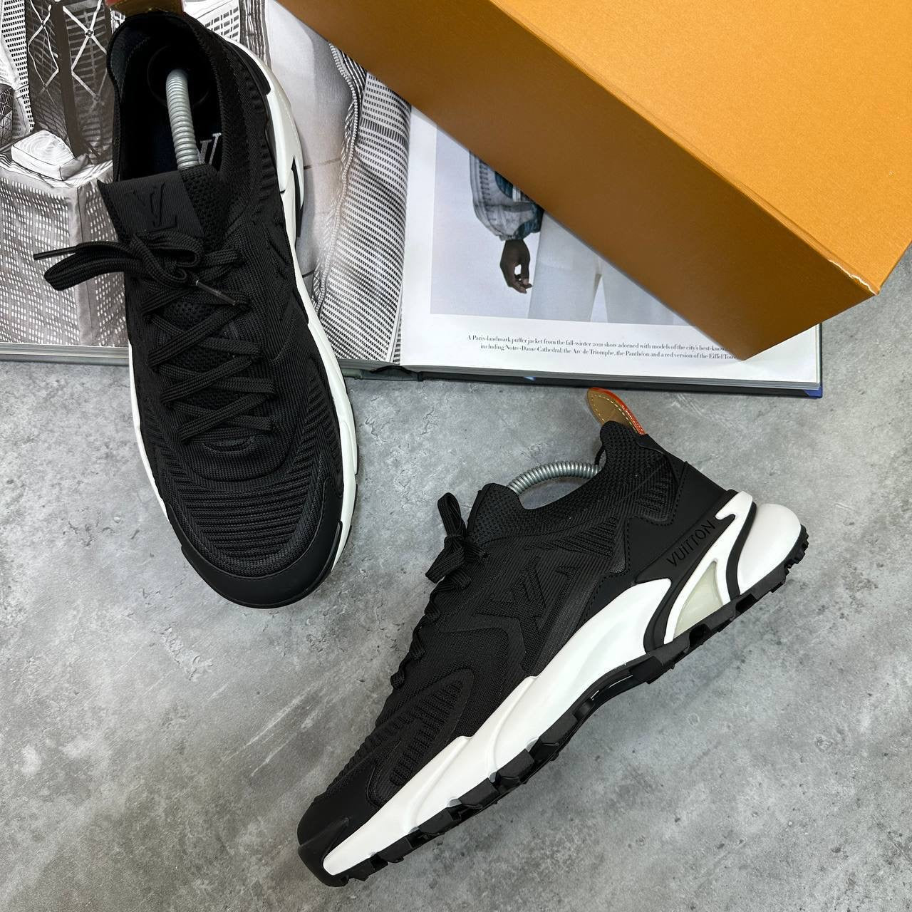 LVE TRAINERS BLACK/WHITE