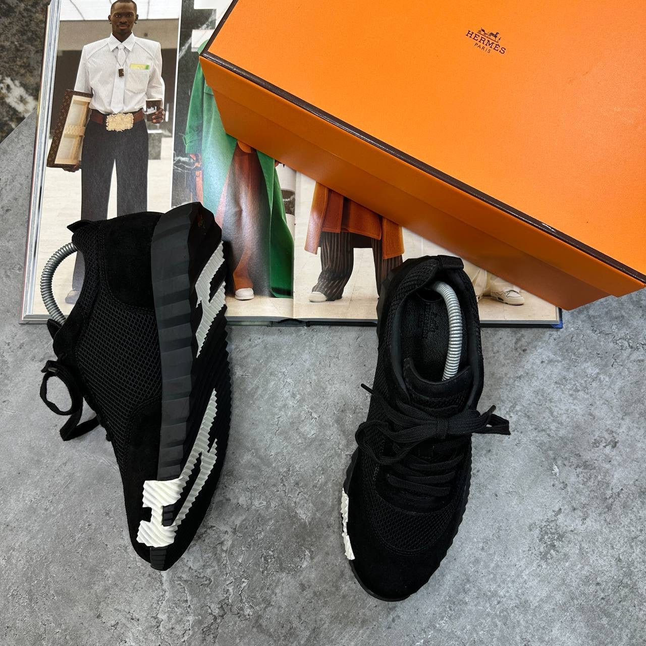 HRMS BOUNCING TRAINERS BLACK
