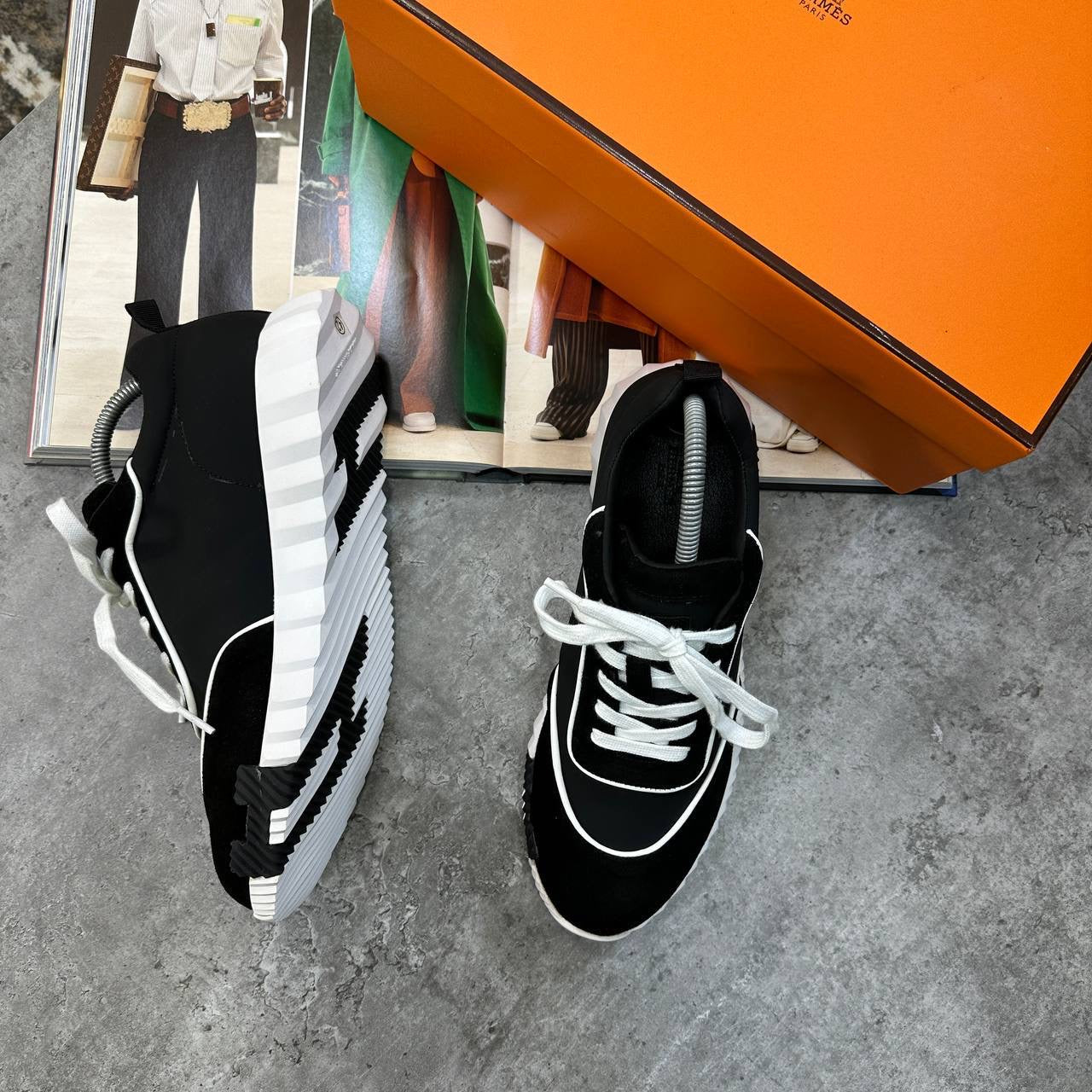 HRMS BOUNCING TRAINERS BLACK-WHITE