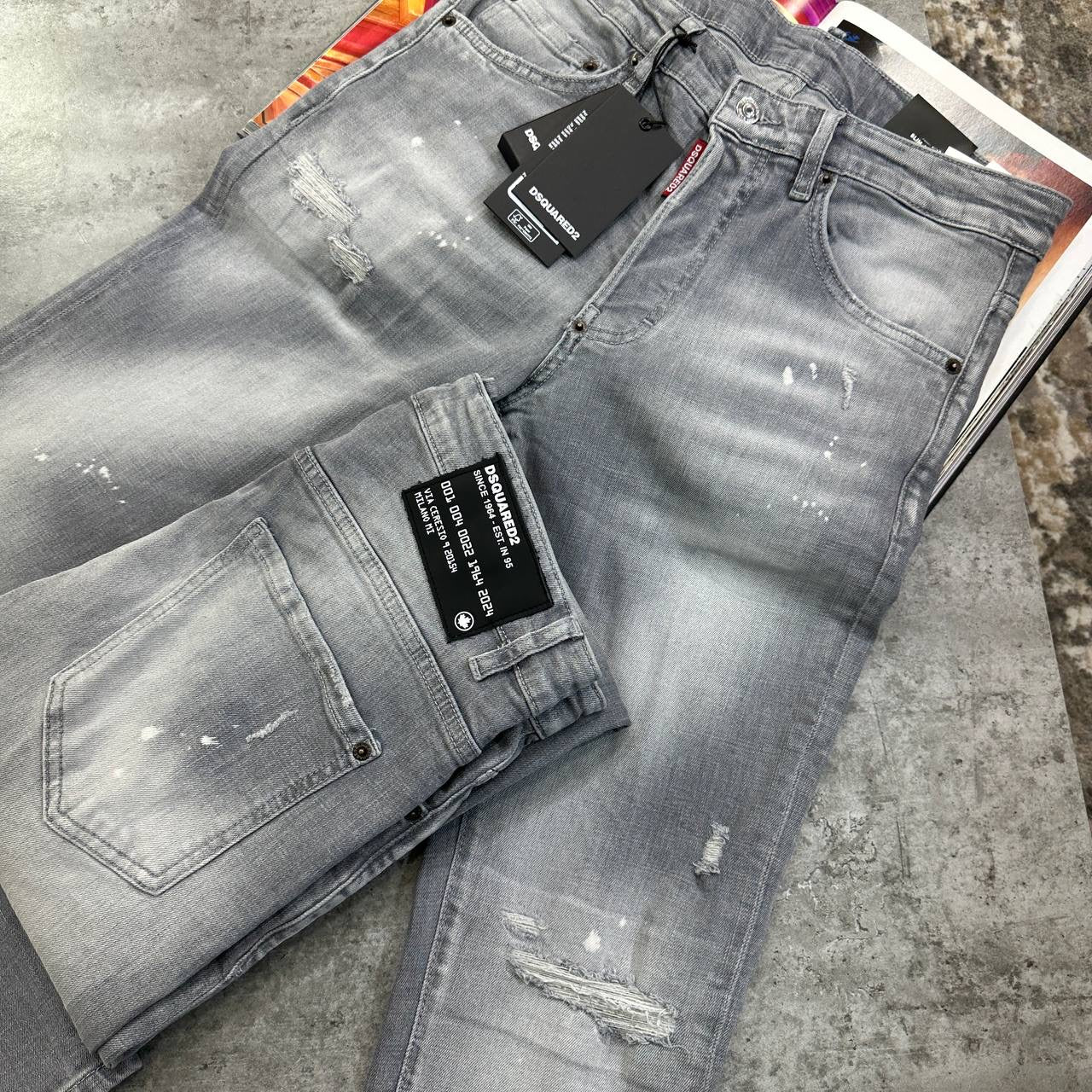 DSQD JEANS RED BADGE GREY