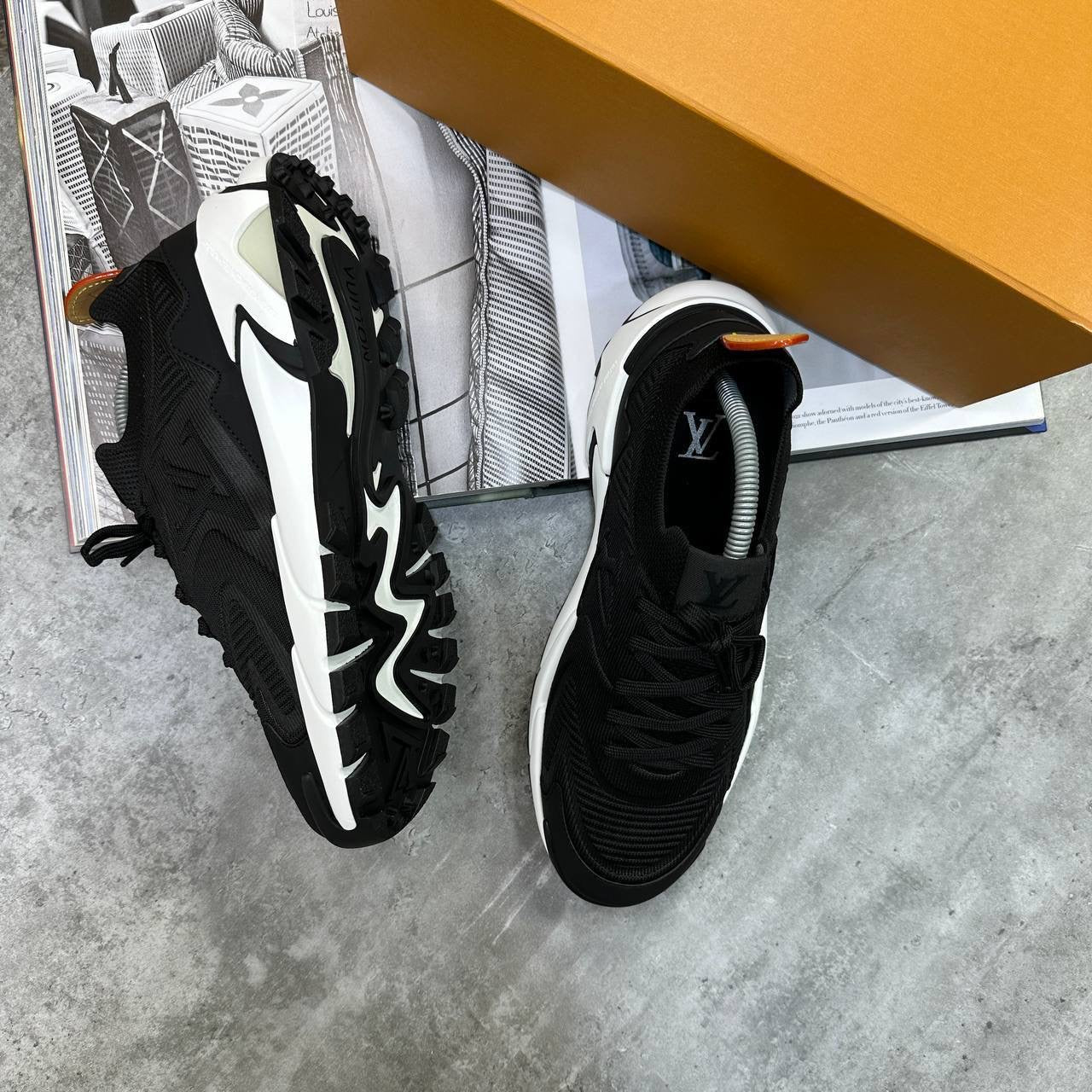 LVE TRAINERS BLACK/WHITE