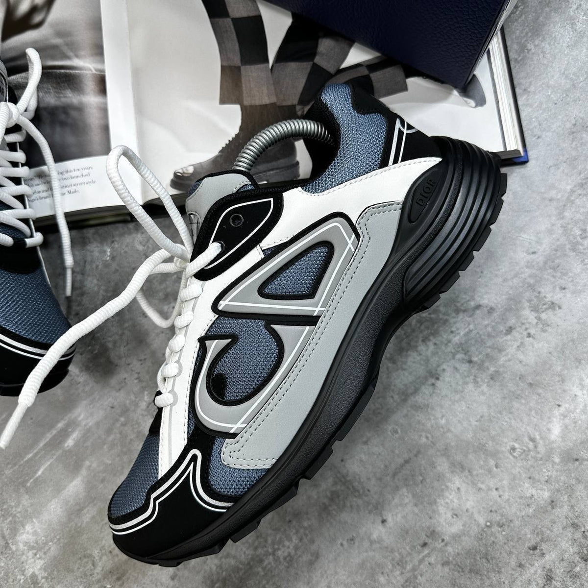 B-30 TRAINER GREY