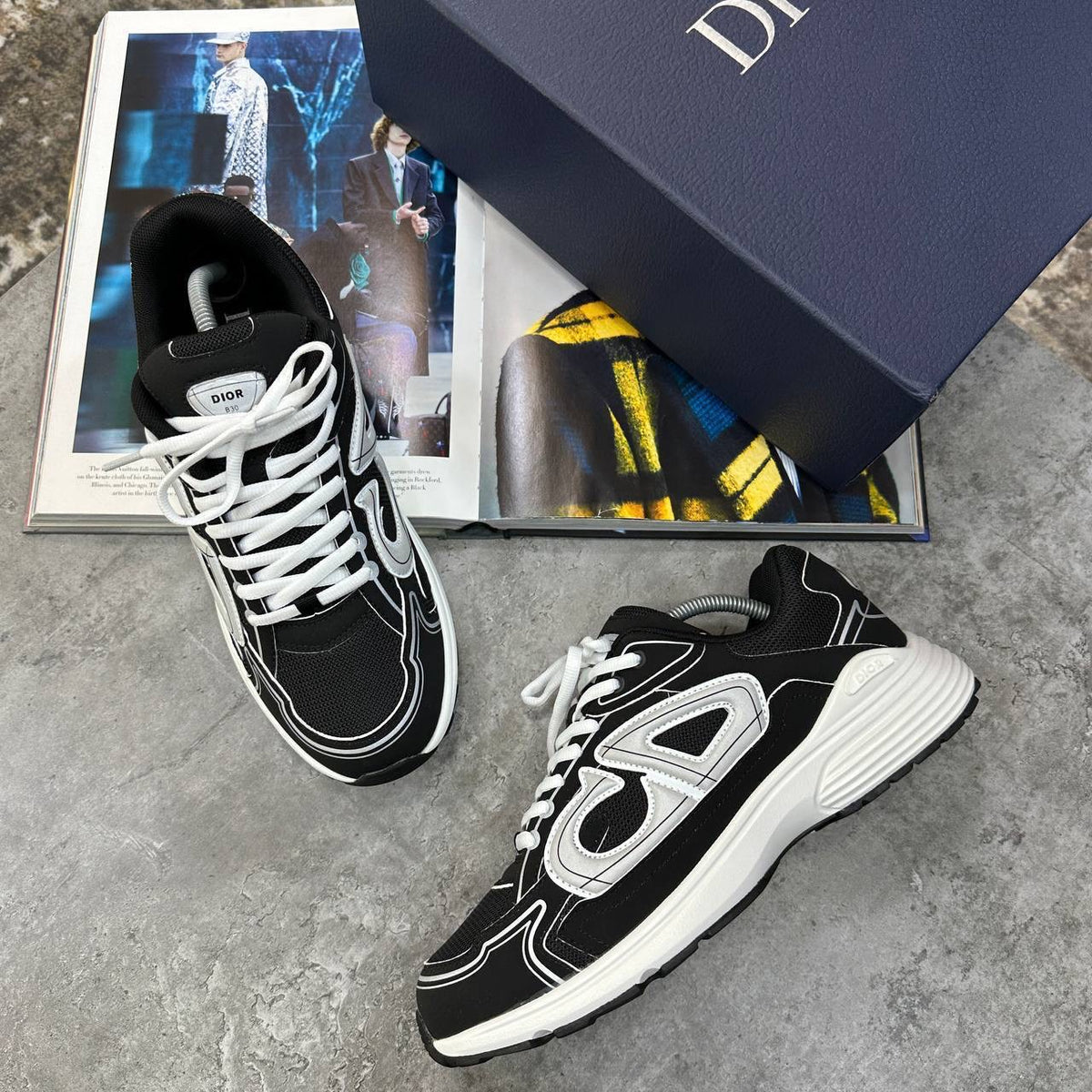 B-30 TRAINER BLACK/WHITE