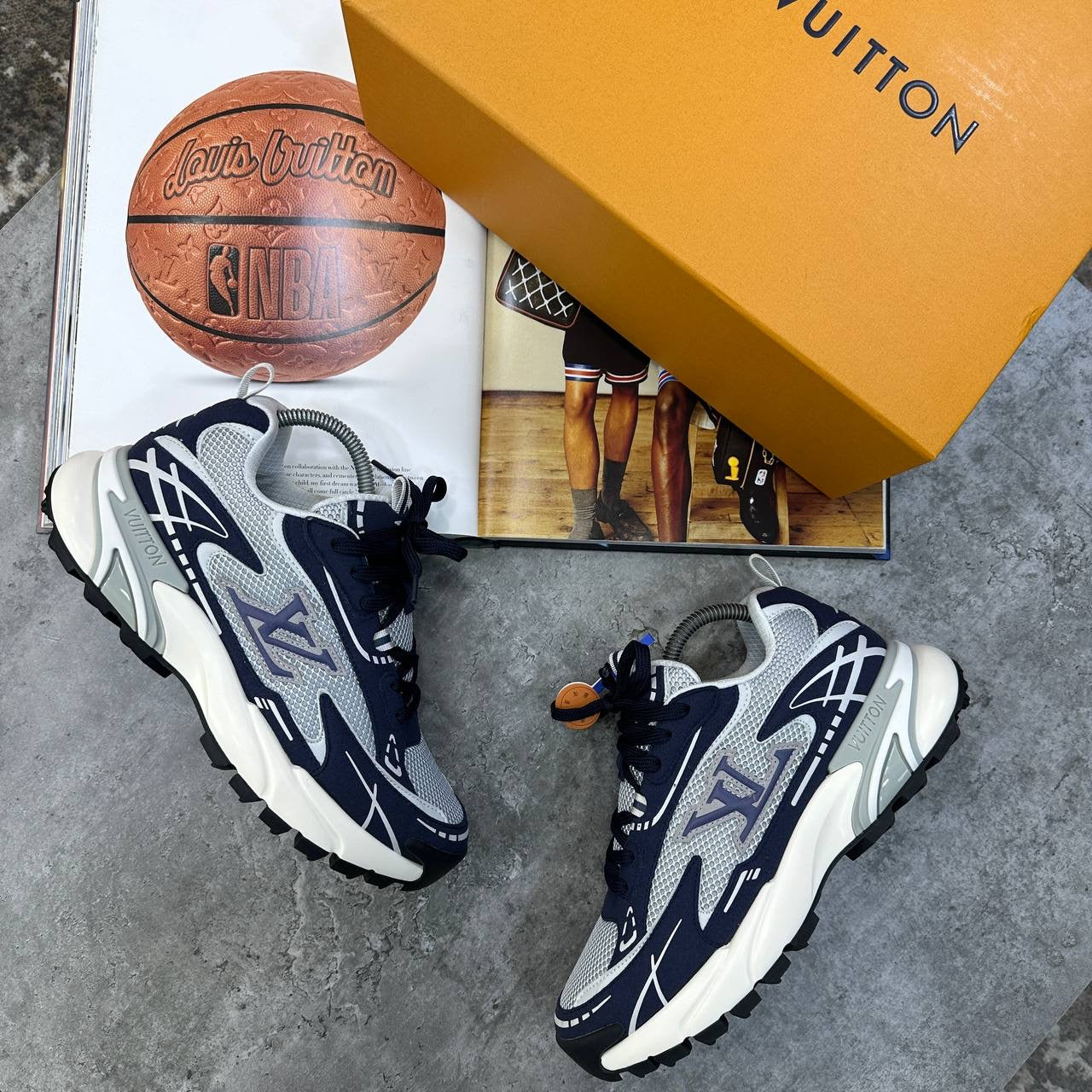 LVE TRAINERS NAVY