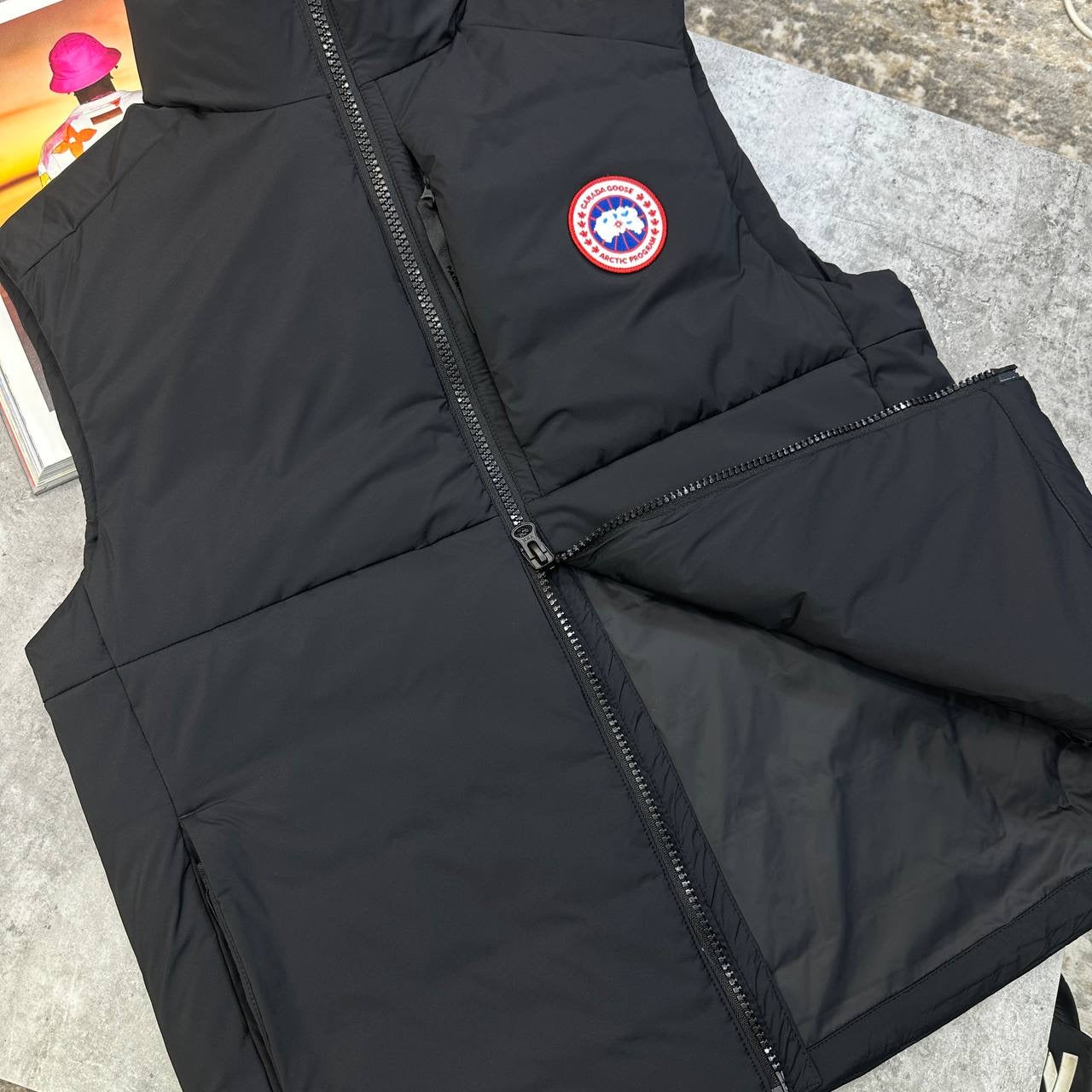 CNDA GOSE REDBADGE BODYWARMER BLACK
