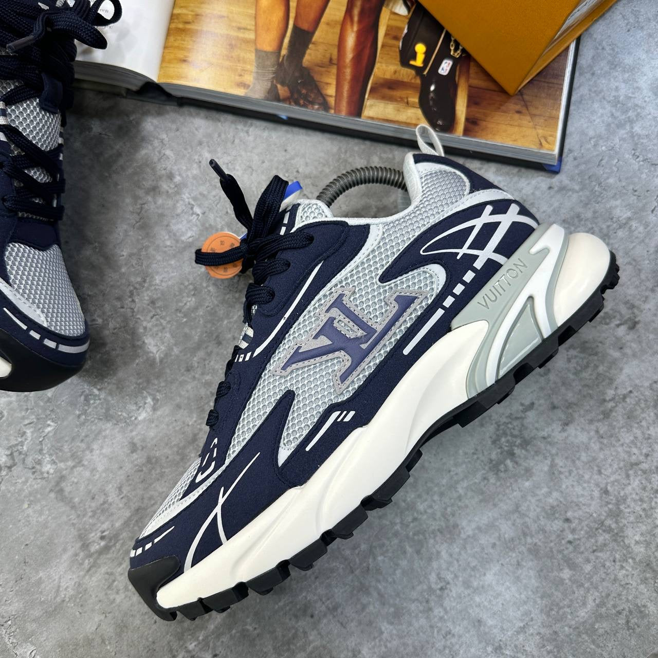 LVE TRAINERS NAVY