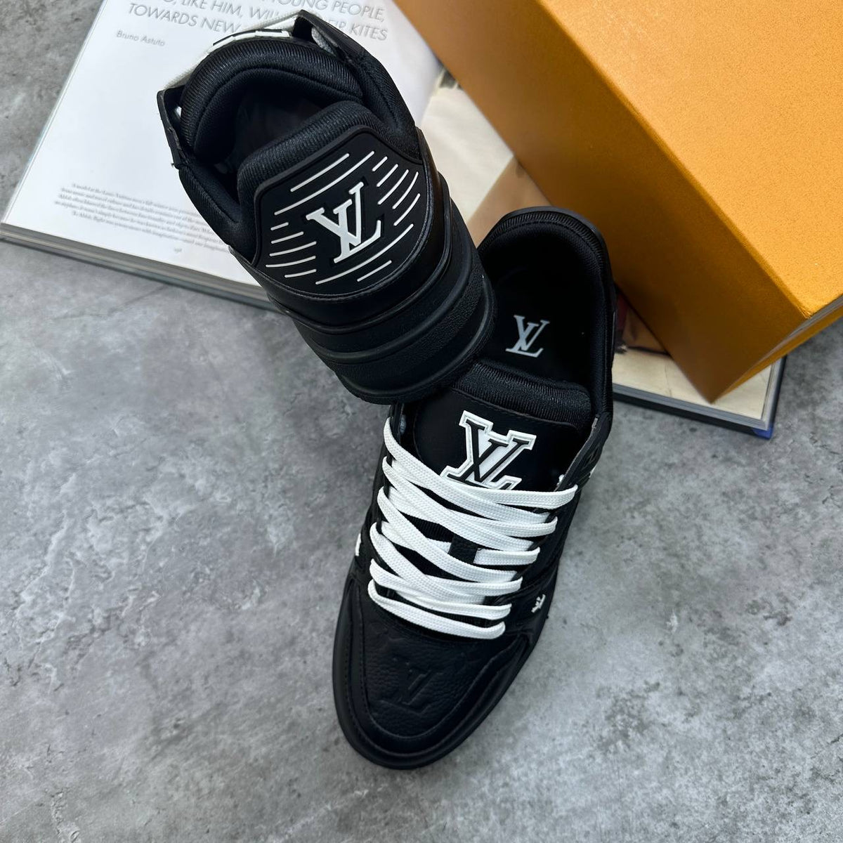 LVE TRAINER BLACK/WHITE