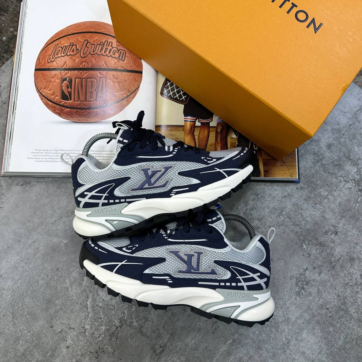 LVE TRAINERS NAVY
