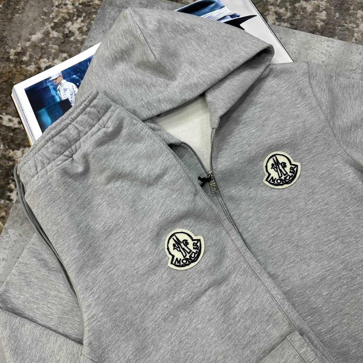 MNCR FRONT BIG BADGE TRACKSUIT GREY