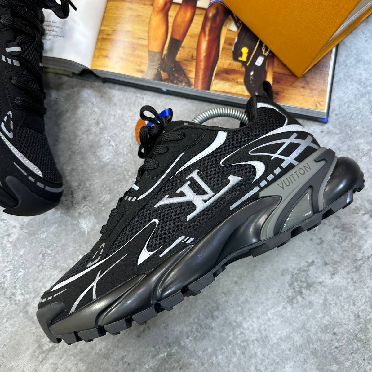 LVE TRAINERS ALL BLACK